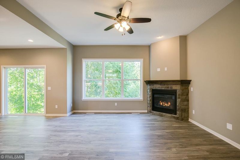 2719 Davis St S, Cambridge, MN 55008