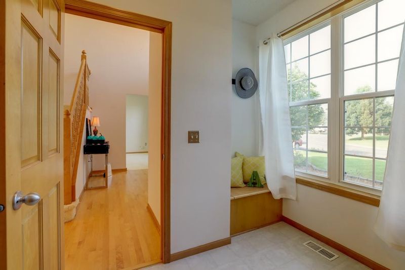 3251 98th Cir N, Brooklyn Park, MN 55443