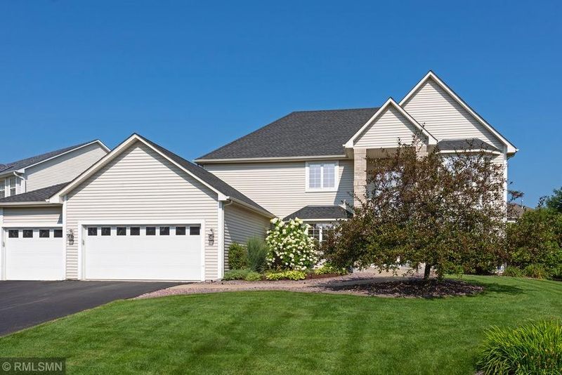 9688 Geisler Rd, Eden Prairie, MN 55347