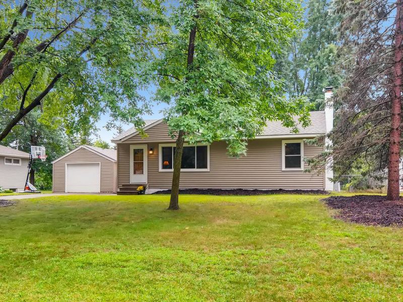 586 Emil Ave, Shoreview, MN 55126