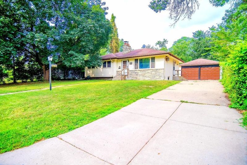 5219 Ewing Ave N, Brooklyn Center, MN 55429