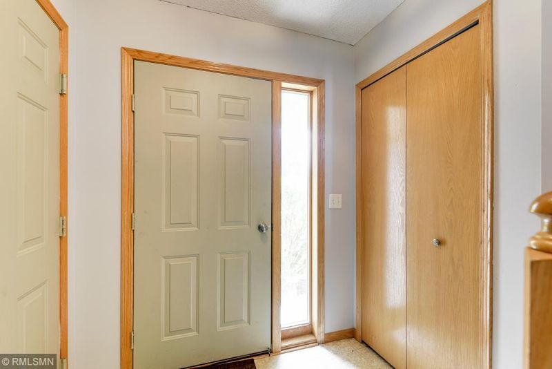 25507 Freeport Ave, Wyoming, MN 55092