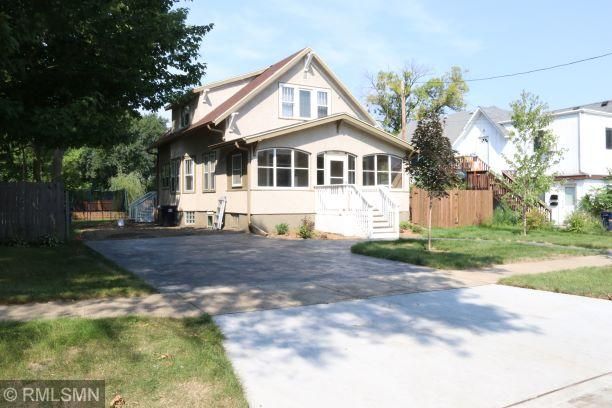 1002 Division St S, Northfield, MN 55057
