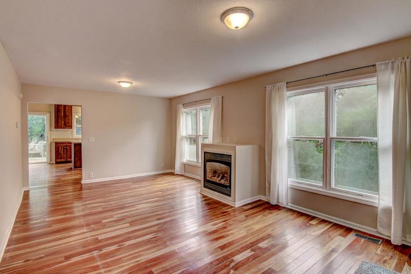 108 6th St S, Stillwater, MN 55082