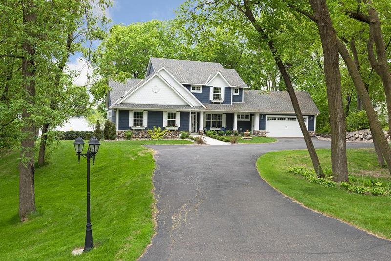 3017 Brooks Ln, Wayzata, MN 55391