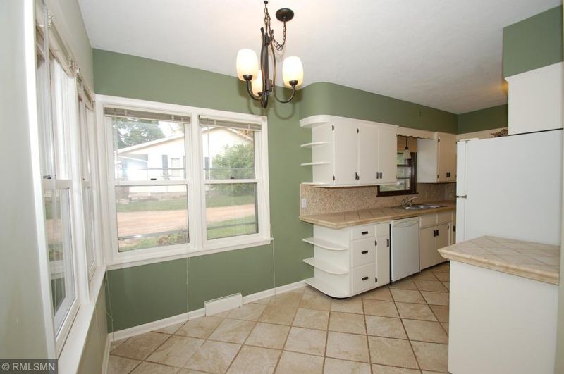5969 Lynwood Blvd, Mound, MN 55364