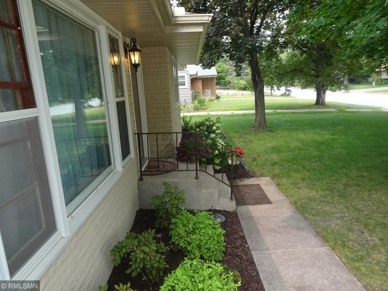 6810 Hickory St NE, Fridley, MN 55432