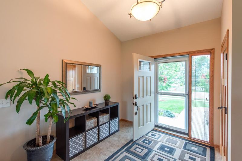 21258 Foxtail Ln S, Rogers, MN 55374