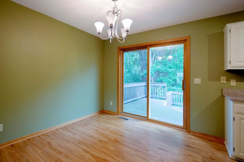1949 Cope Ave E, Maplewood, MN 55109