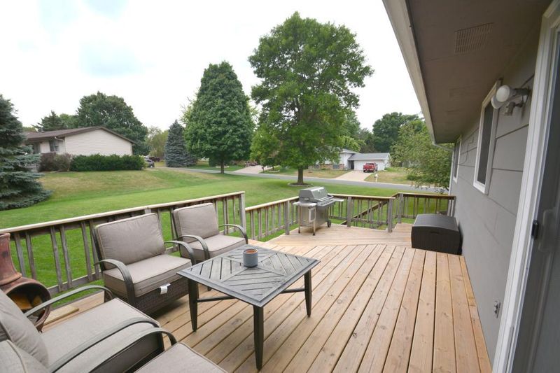 12087 Robin Rd, Maple Grove, MN 55369