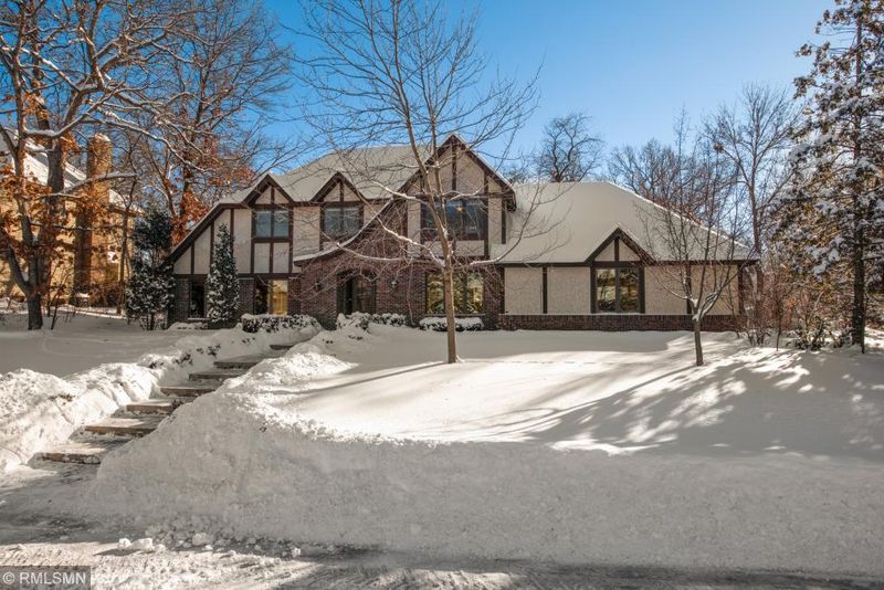 288 Timberline Trl, Vadnais Heights, MN 55127