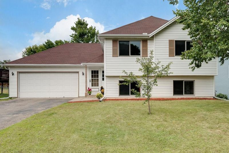 1683 Helena Rd, Oakdale, MN 55128