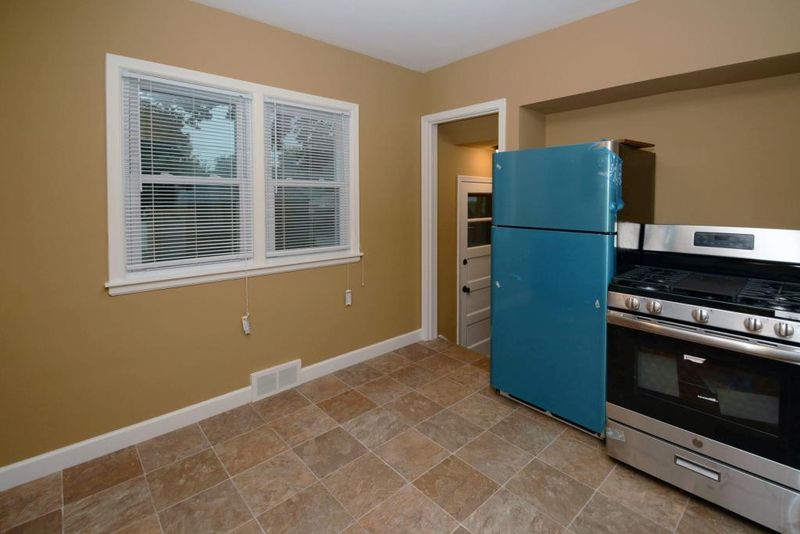 1226 Conway St, Saint Paul, MN 55106