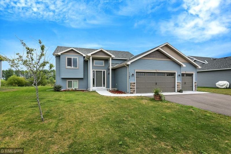 1140 Golf Ct, Foley, MN 56329