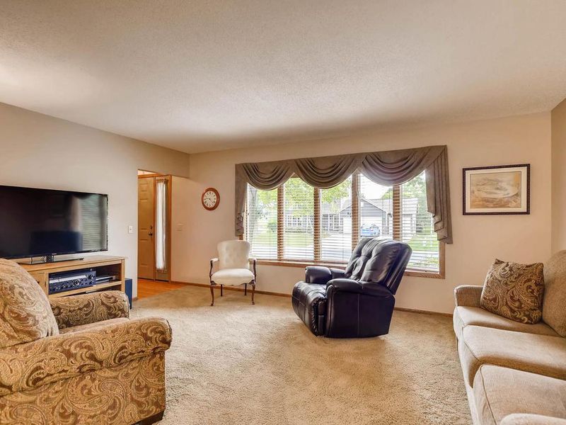 4137 New York Ave, Eagan, MN 55123