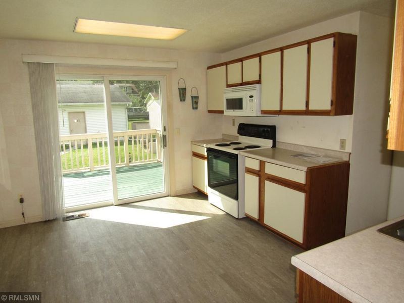 111 7th St NW, Little Falls, MN 56345