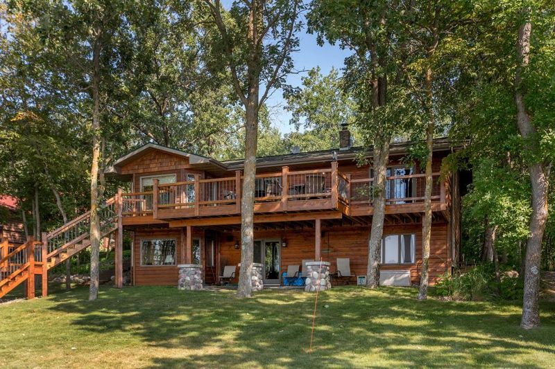 8895 Ossawinnamakee Rd, Breezy Point, MN 56472