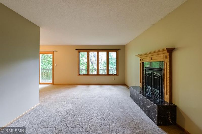 1644 Finch Ln, Mound, MN 55364