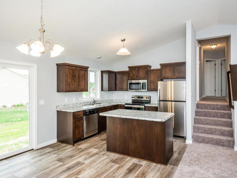 705 Horseshoe Ln, Braham, MN 55006