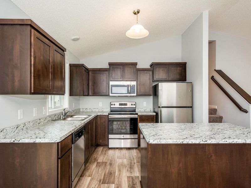 705 Horseshoe Ln, Braham, MN 55006