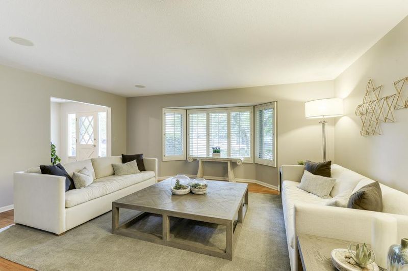 5412 Valley Ln, Edina, MN 55439