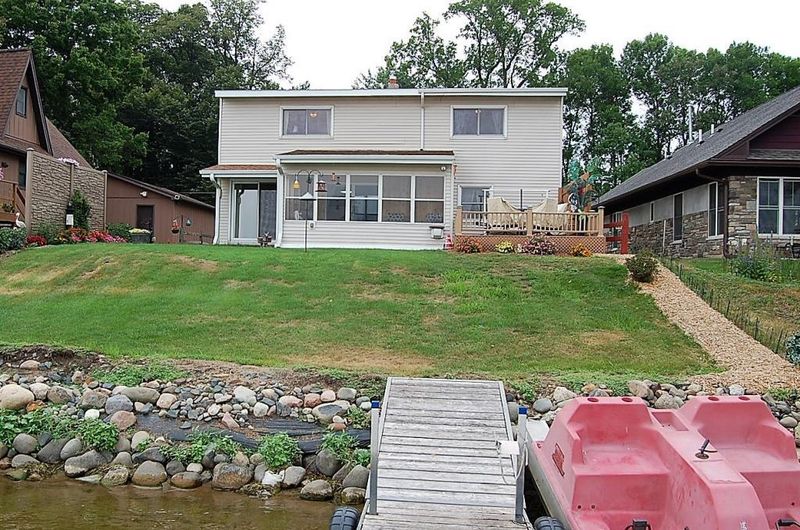 27613 Jonquil Dr, Chisago City, MN 55013