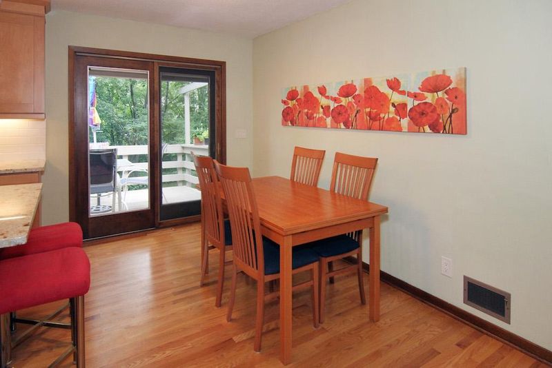 4911 Maple St, Shoreview, MN 55126