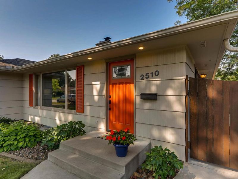 2510 Zinran Ave S, Saint Louis Park, MN 55426