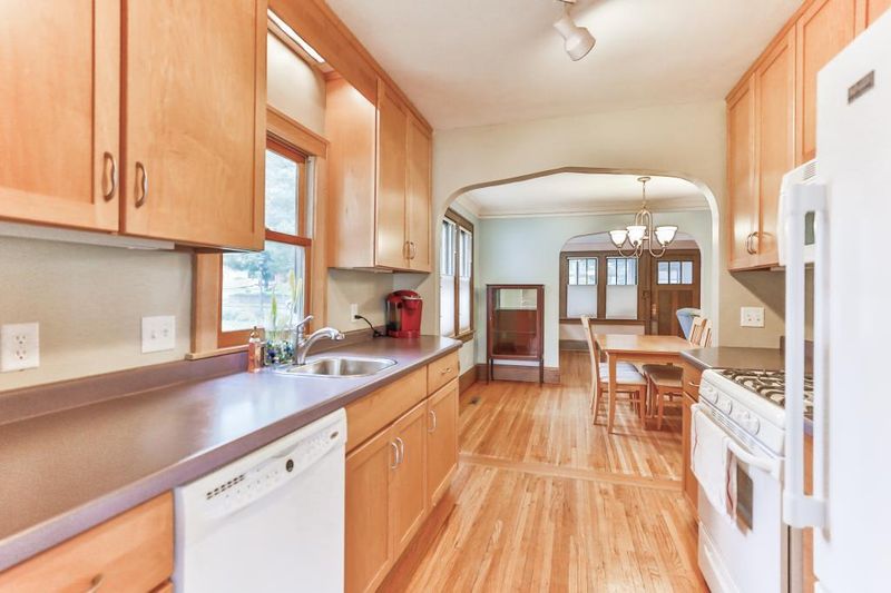 864 Ohio St, Saint Paul, MN 55107