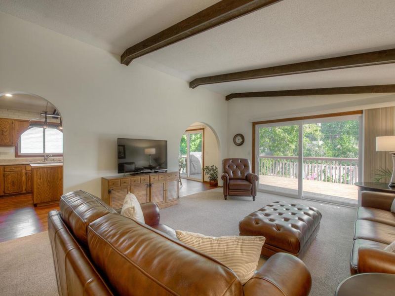 1698 Daisy Ct, New Brighton, MN 55112