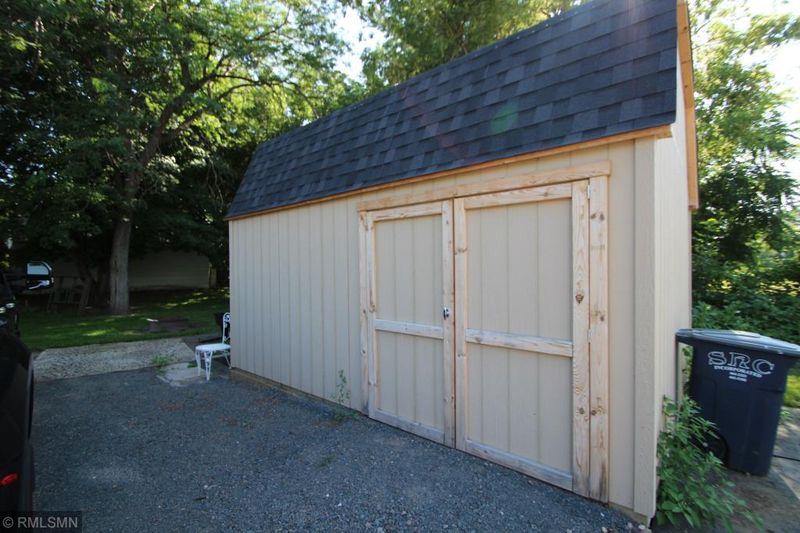 30490 Ridgewood Ave, Shafer, MN 55074