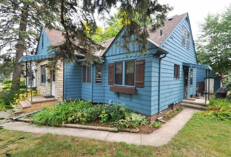 1364 Idaho Ave W, Falcon Heights, MN 55108