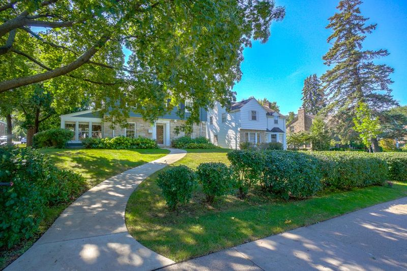 1640 Pinehurst Ave, Saint Paul, MN 55116