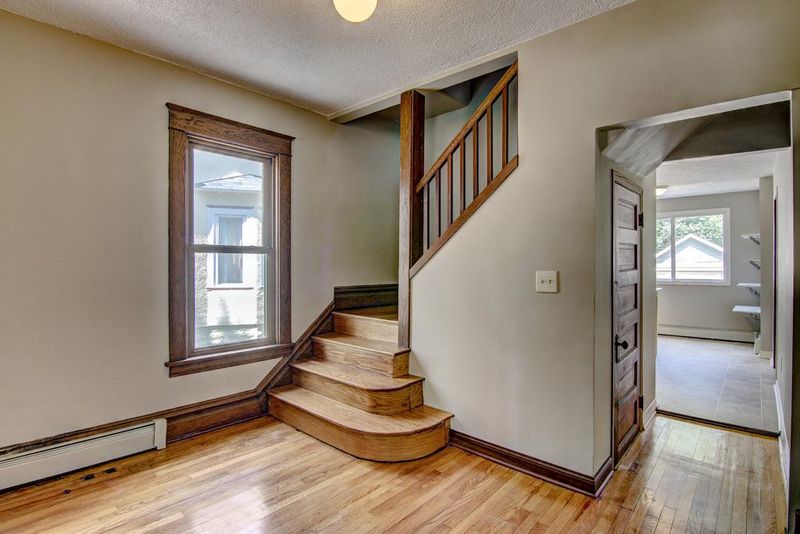 1323 Minnehaha Ave W, Saint Paul, MN 55104