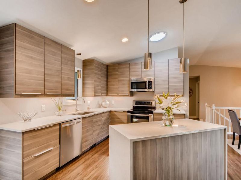 14923 Excelsior Blvd, Minnetonka, MN 55345