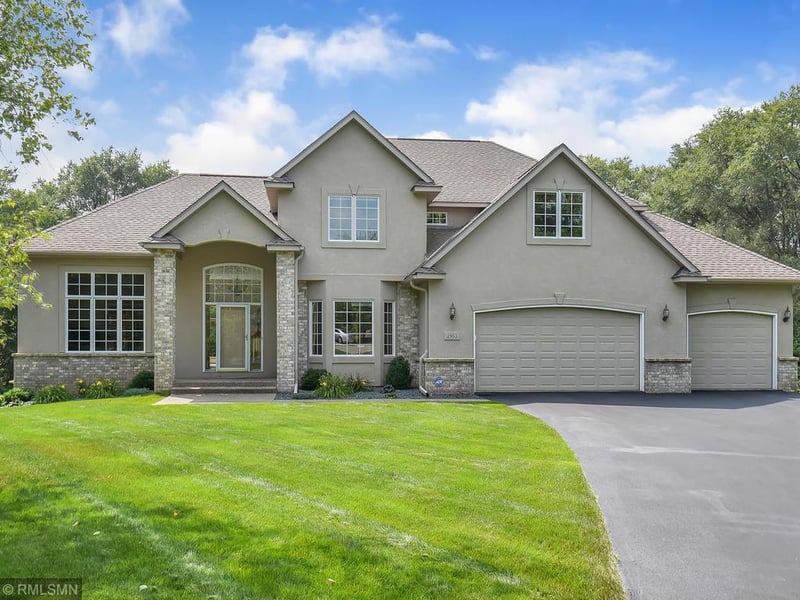 2953 Skyline Dr, Eagan, MN 55121