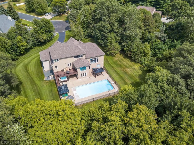 2953 Skyline Dr, Eagan, MN 55121