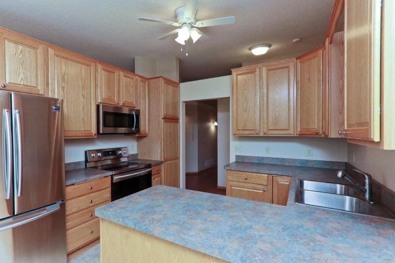 3434 Valento Cir, Vadnais Heights, MN 55127