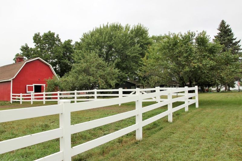 922 Ferry St, Le Sueur, MN 56058