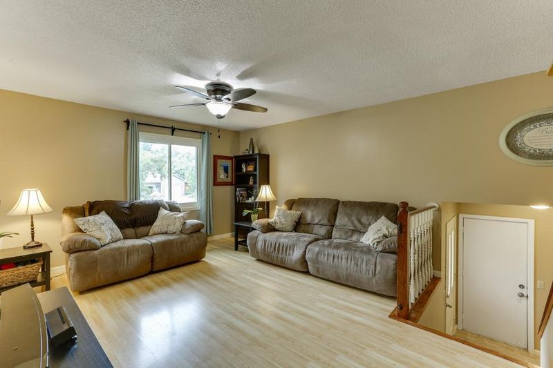 5544 Lake Ave NE, Albertville, MN 55301