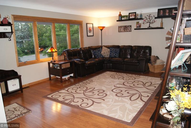 910 7th St S, Stillwater, MN 55082