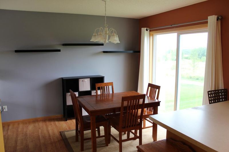 909 Sierra Ln, Saint Cloud, MN 56303