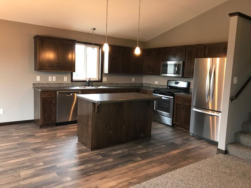 1004 Maplewood Ave SW, Isanti, MN 55040