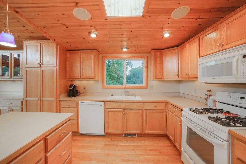8164 Brandywine Pw, Brooklyn Park, MN 55444