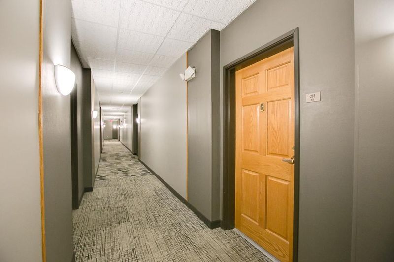 4824 E 53rd St #213, Minneapolis, MN 55417