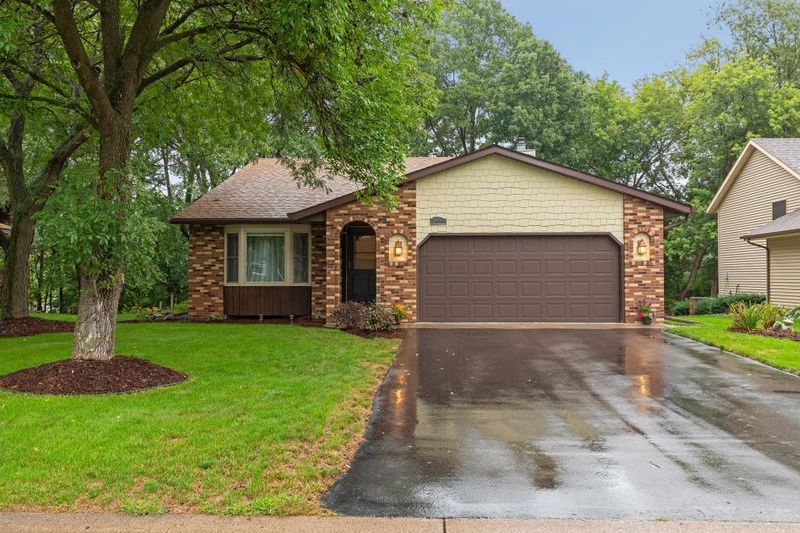 2429 Helena Ave N, Oakdale, MN 55128