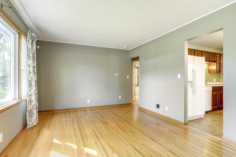 1459 Skillman Ave E, Maplewood, MN 55109