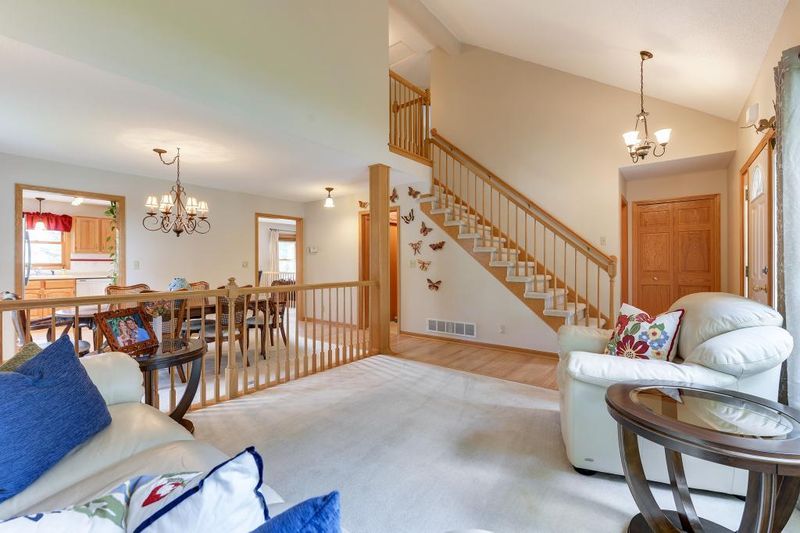 648 Spring Hill Bay, Woodbury, MN 55125