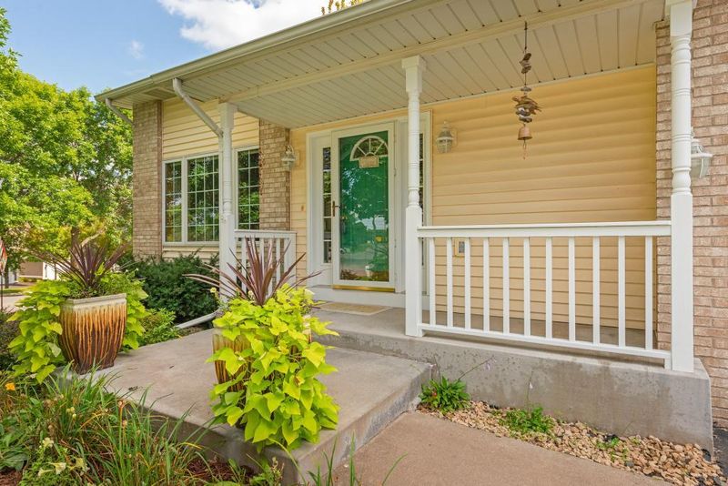 648 Spring Hill Bay, Woodbury, MN 55125