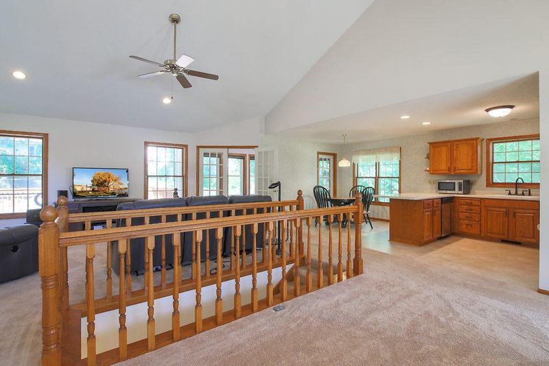 2365 Sunny Meadow Ln, Red Wing, MN 55066